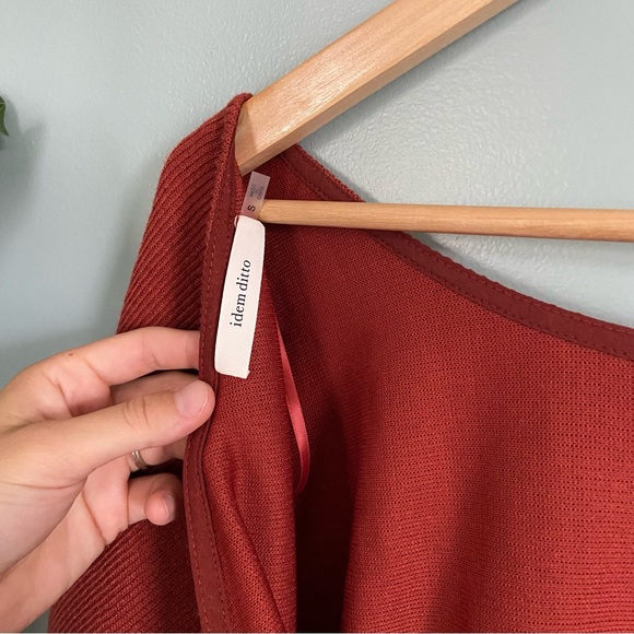 Batwing Burnt Orange Sweater Dress - Picture 4 of 4